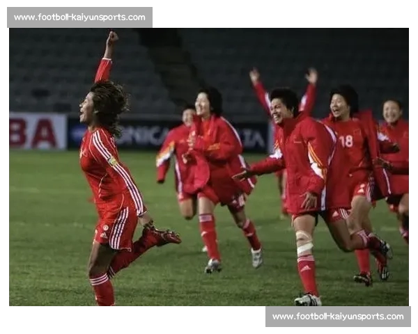 澳大利亚女足国脚戈里汉密尔顿岛完婚 李梦雯曾为队友见证