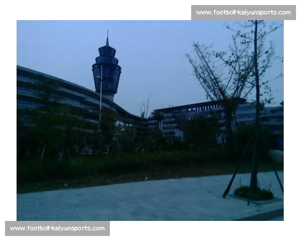 夜骑西湖：杭州青年的浪漫通勤美学