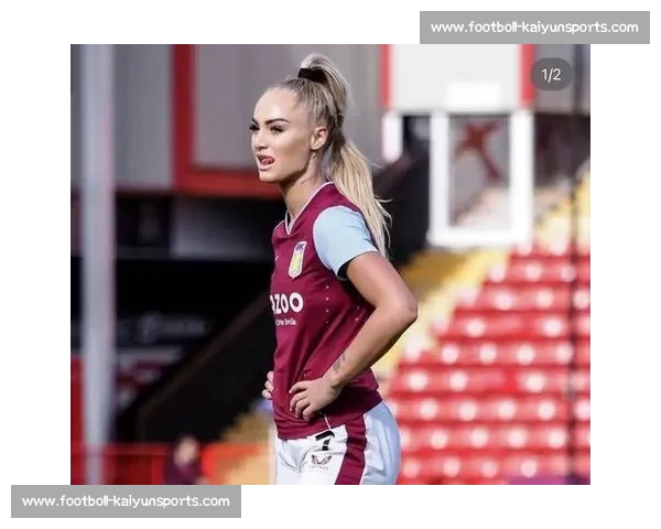 尤文女足艾丽莎 - 莱曼晒比基尼照:阳光沙滩尽显冠军风采