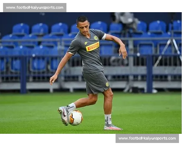 拉热铁腕:十人应战也要碾碎对手防线 拉热铁腕:十人应战也要碾碎对手防线